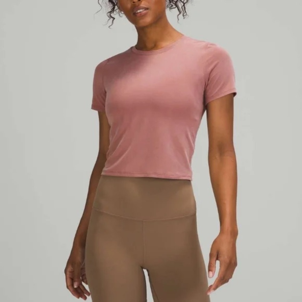 Lululemon Women's Pink T-Shirt